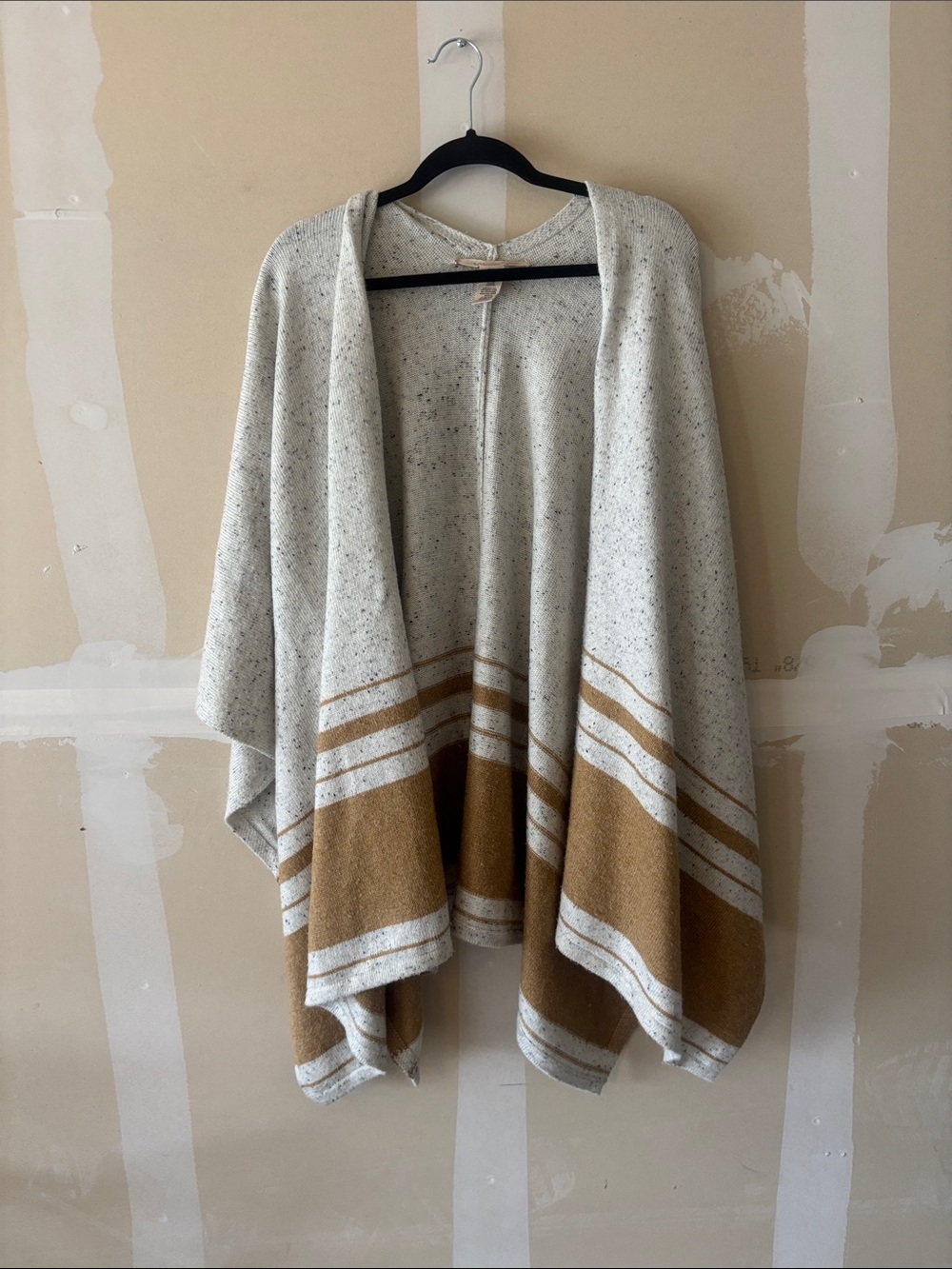 Soft surroundings one size poncho tan gray